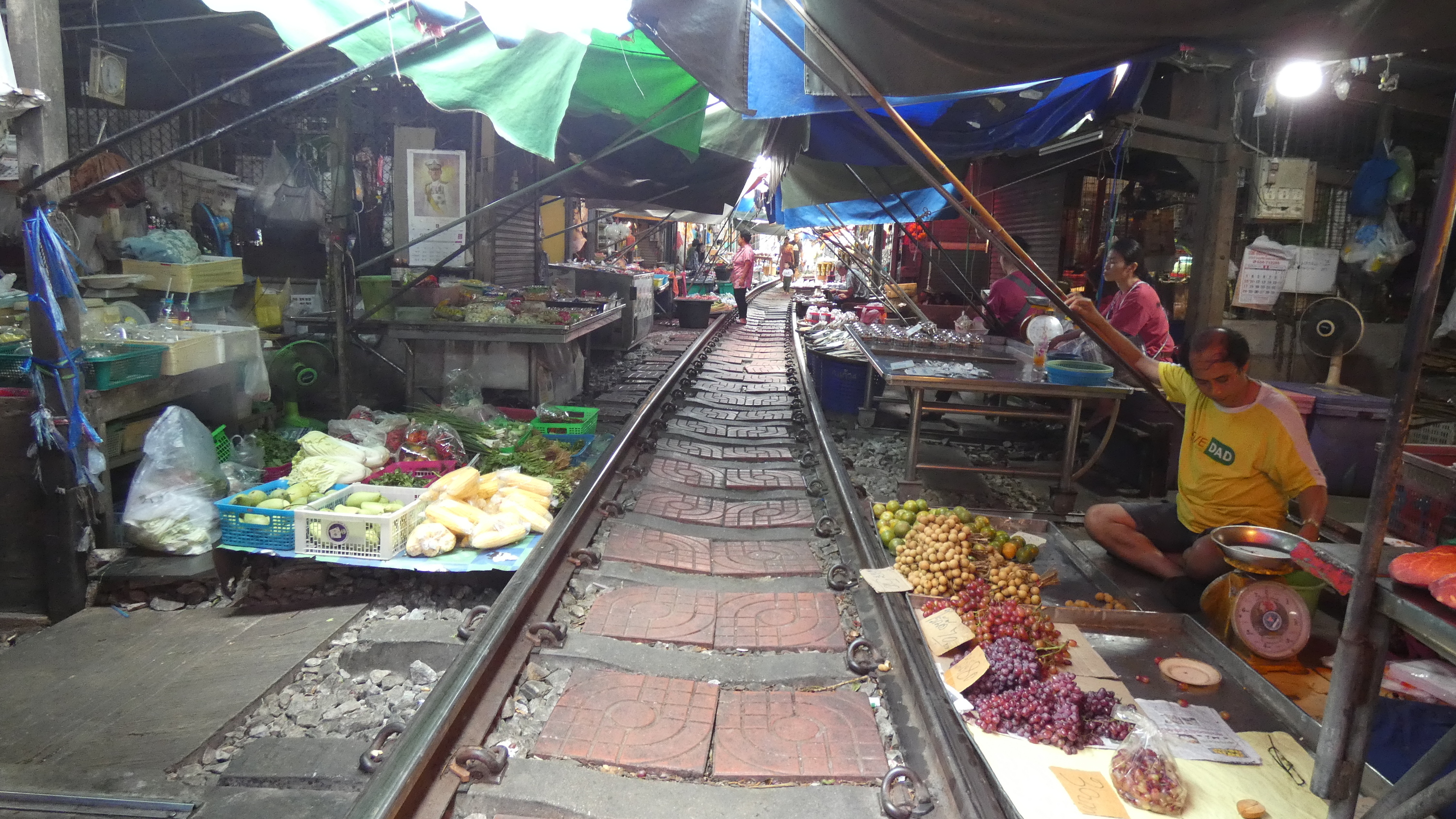 Maeklong Railway Market - nahe Bangkok
