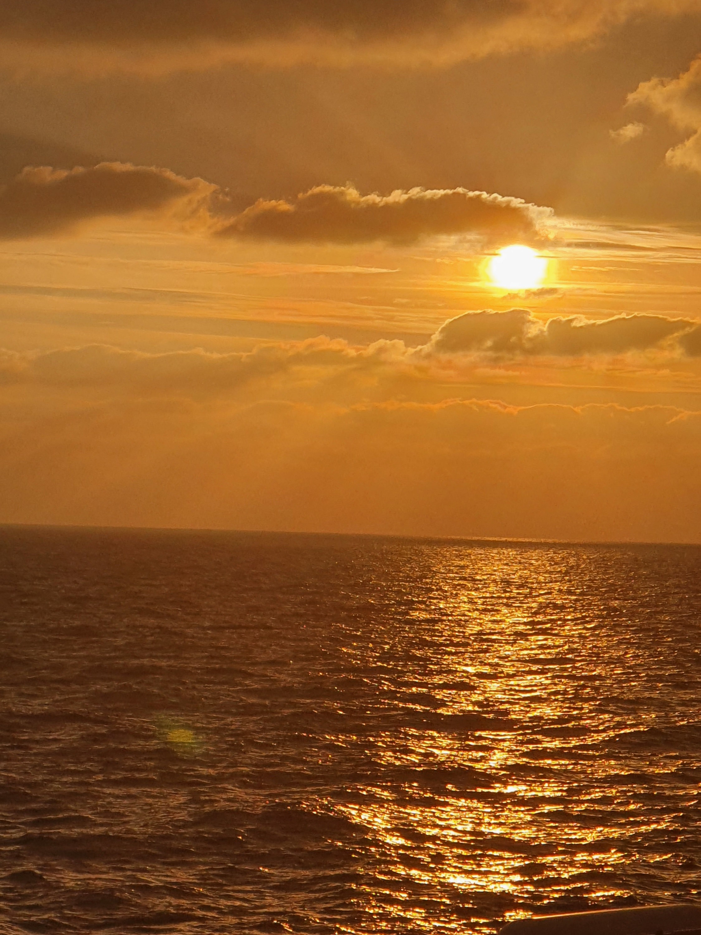 Sonnenaufgang auf der Nordsee - AIDAmar