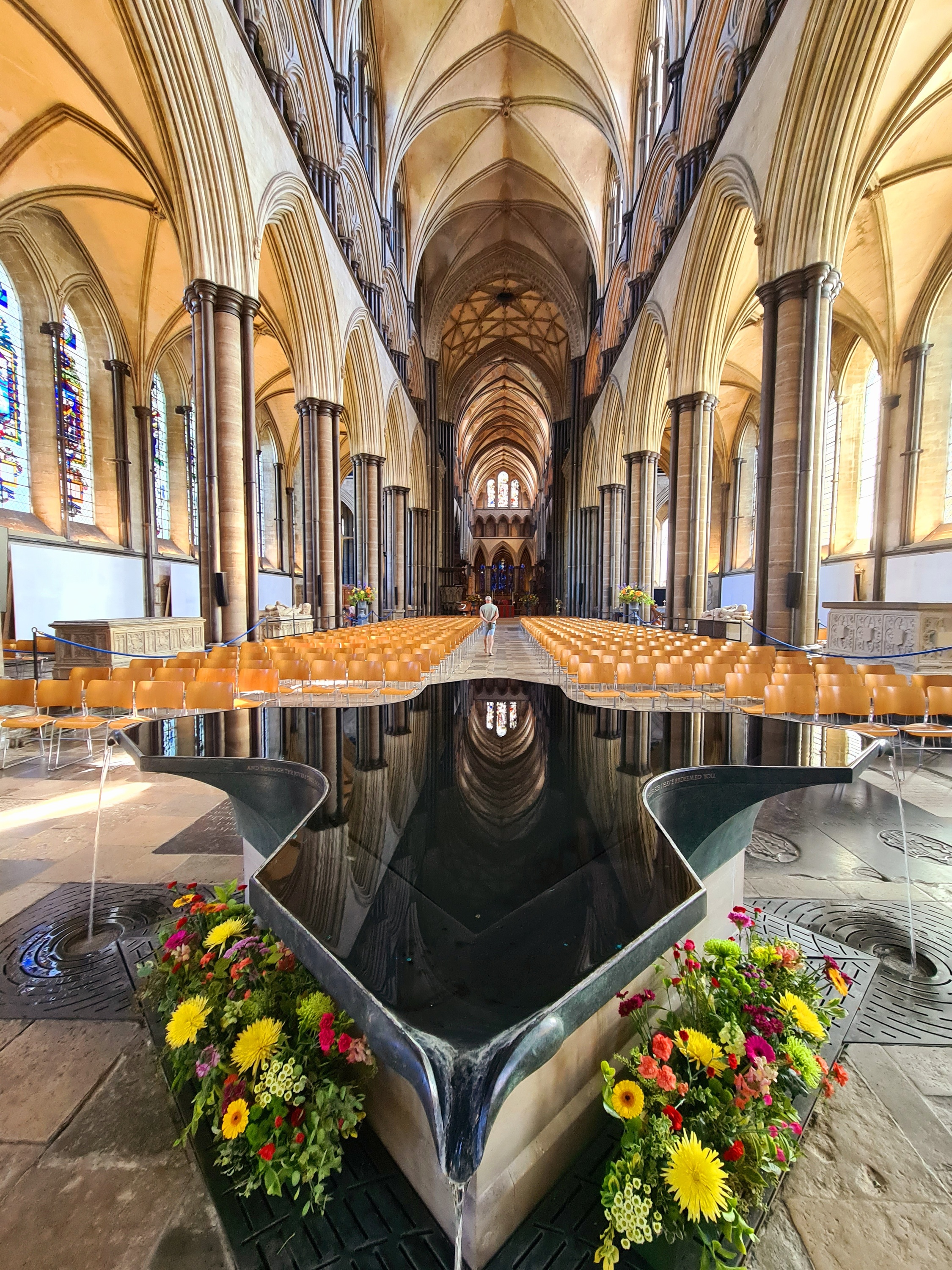 Taufbecken in der Kathedrale von Salisbury