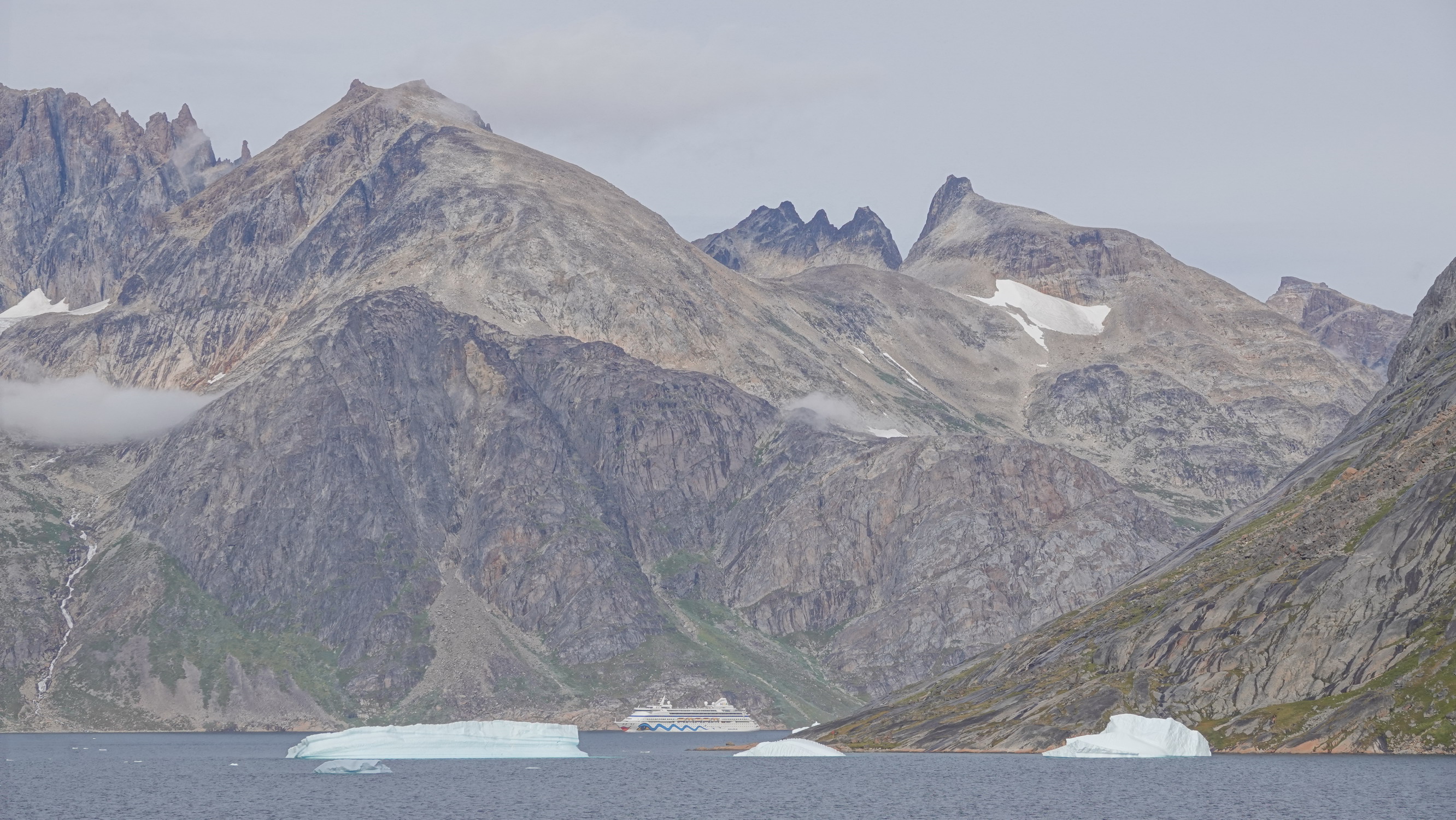 AIDAaura im Prins Christian Sund am 27.08.2022