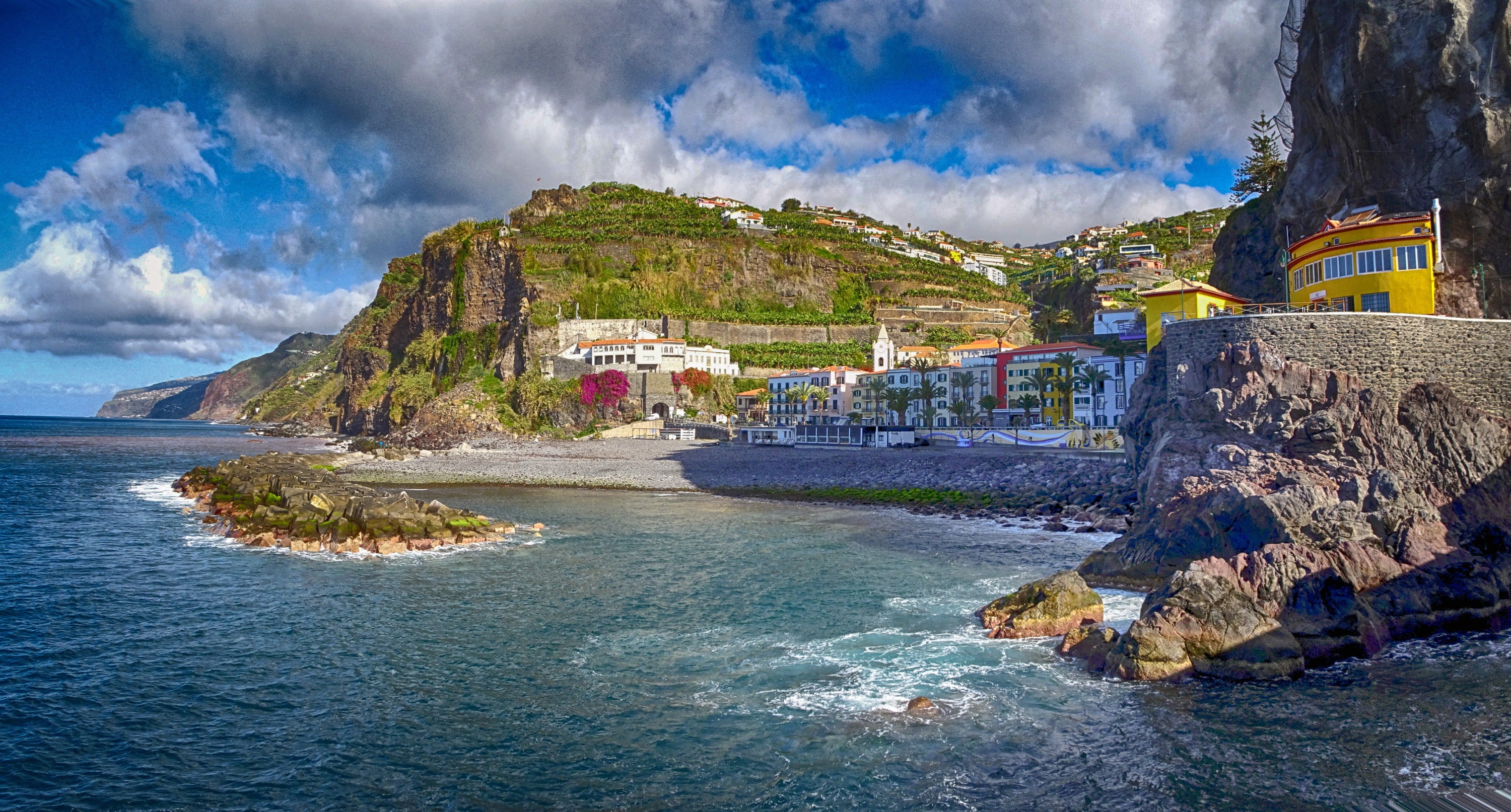 Blick auf Ponta do Sol, Südküste Madeira