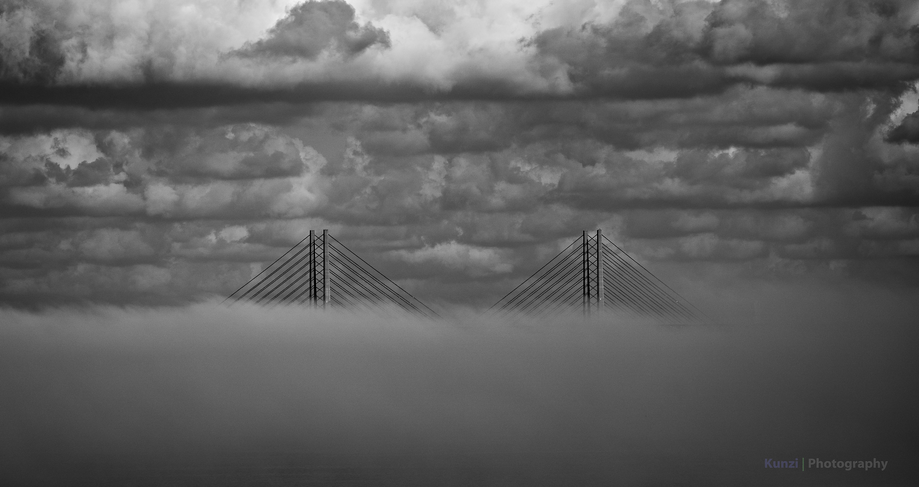 Nur die Spitze der Brücke.