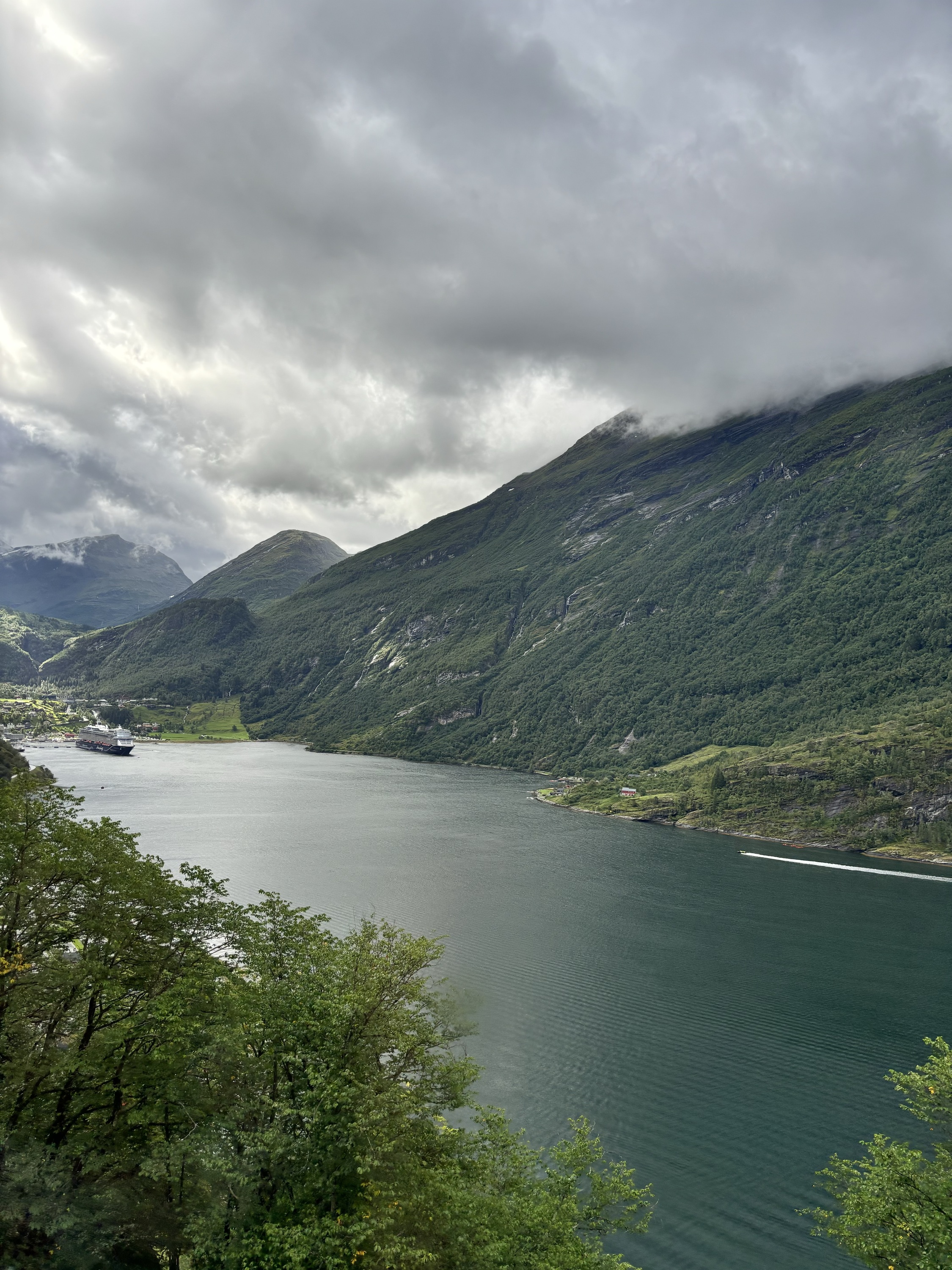 Mein Schiff 7 im Geirangerfiord