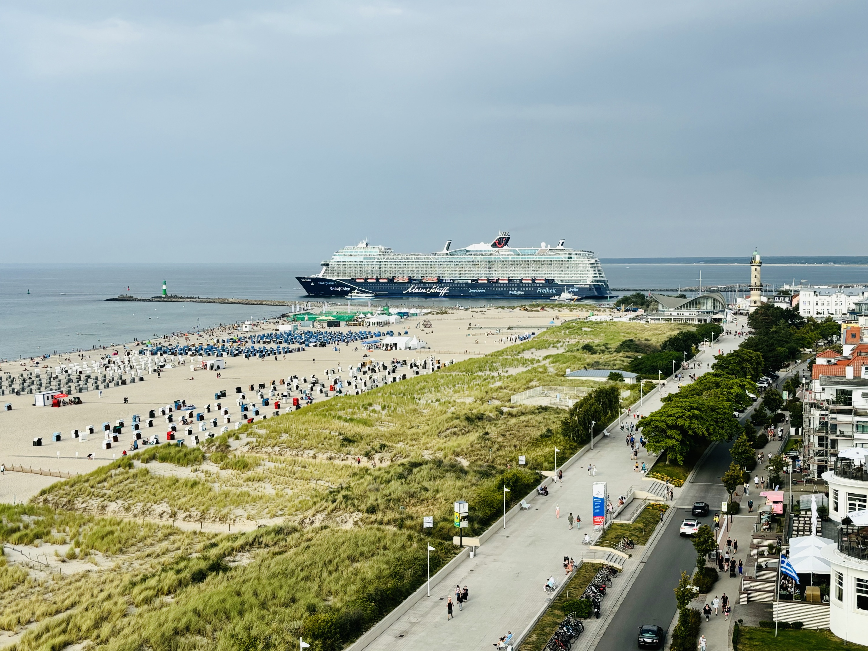 Erstanlauf/Abfahrt Mein Schiff 7 in Warnemünde - 15.08.2024