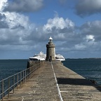 HANSEATIC nature vor Guernsey